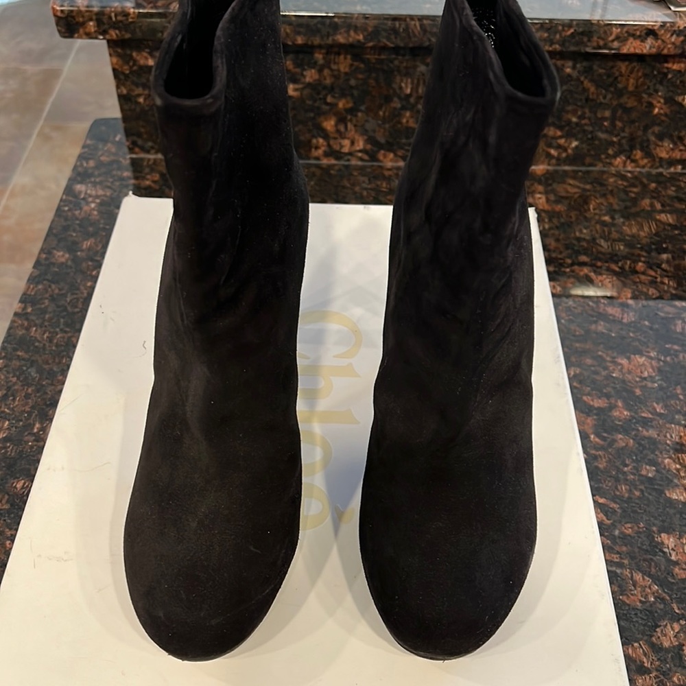 Chloe Crosta Heeled Booties